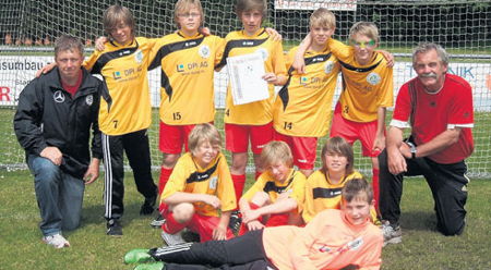 Die Schulfußballer des Leeraner Teletta-Groß-Gymnasiums bei den Bezirksmeisterschaften 2010 im Wettkampf IV