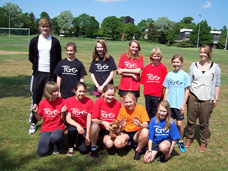 Foto der Mädchenmannschaft des Teletta-Groß-Gymnasiums Kreisentscheid im Wettbewerb 'Jugend trainiert für Olympia' – Leichtathletik 2011