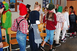 Foto vom Märchenfest der 5a 2014/15