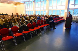 Foto von der Veranstaltung mit Matthias Groote, MdE, am 19. Juni 2015 in der Aula des TGG