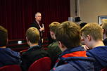 Foto von der Veranstaltung mit Matthias Groote, MdE, am 19. Juni 2015 in der Aula des TGG