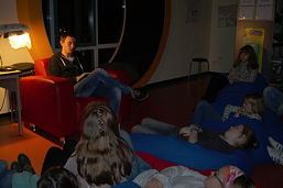 Foto vom Leseabend in der Bibliothek am 13.11.2015