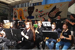 Foto vom Auftritt der Bläserklasse 10cb beim Fest der Kulturen im September 2018