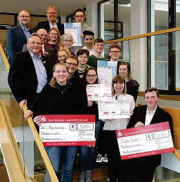 Foto der Preisträger des Projekts ,Medienscouts Niedersachsen‘