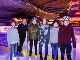 Foto vom Ausflug der Chorkids zum Eislaufen nach Emden 2020