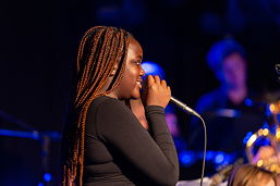 Foto vom Auftritt der Bigband „The Groove Gang“ bei der Lions-Benefizparty am 03.11.2023