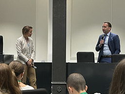 Foto vom Besuch des 9. Jahrgangs im Landtag Hannover (September 2023)
