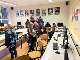 Das Foto zeigt Szenen vom Grundschulinformationstag am TGG 2024.
