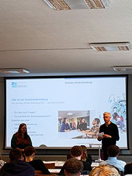 Das Foto zeigt einen Vortrag bei der Veranstaltung 'Berufswelten' 2025.
