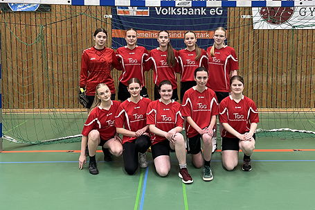 Das Foto zeigt die TGG-Mannschaft beim Schulfußballturnier (Januar 2025).