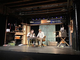 Das Foto zeigt eine Szene beim Theaterbesuch im Zollhaus am 16.12.2024.