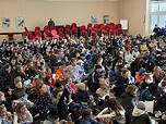 Das Foto zeigt Grundschülerinnen und Grundschüler beim Schnuppervormittag in der Aula des TGG (März 2025).