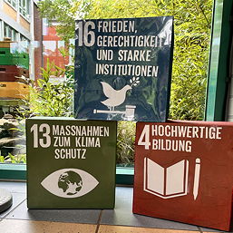 Foto von der Präsentation der Projekttage im Foyer des TGG (Mai 2023)