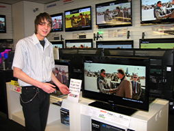 Daniel in Currys PC World