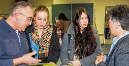 Foto der in der Bildunterschrift genannten Abiturienten