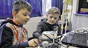Foto von der MINT-Tour 2018 des TGG an der Grundschule Weener